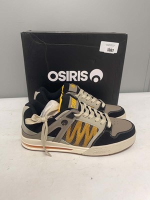 Lot Osiris UK11 pixel trainers in black - boxed