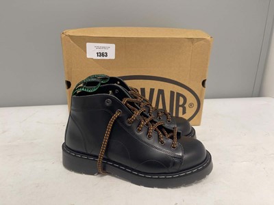 Lot Solovair UK5 classics 7 eye monkey boots in...