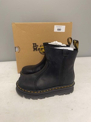 Lot Dr Martens UK4 zebzag rigger boots in black -...