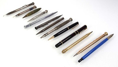 Lot 68 - A group of propelling pencils, including some...