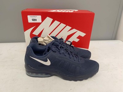 Lot Nike UK11 air max invigor print trainers in...