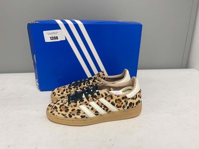 Lot Adidas UK4.5 handball spezial trainers in...