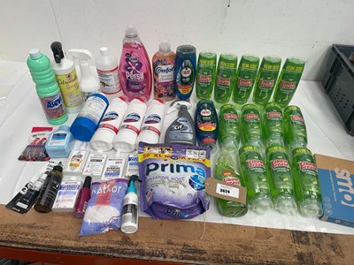 Lot 3624 - Washing up liquid, laundry detergent, Bleach,...