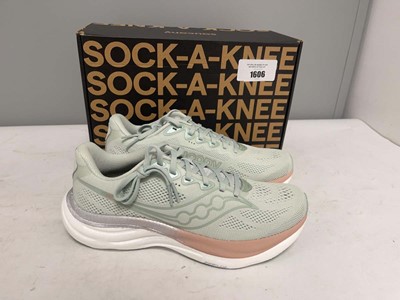 Lot Saucony UK8 ride 19 trainers in mint green -...