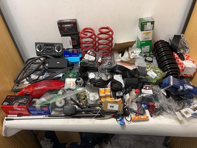 Lot 4701 - Car parts to include suspension springs,...