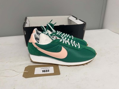 Lot Nike UK6 W LD-1000 trainers in green