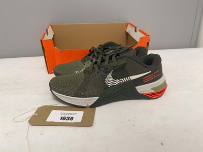 Lot Nike UK6 metcon 8 trainers in cargo khaki