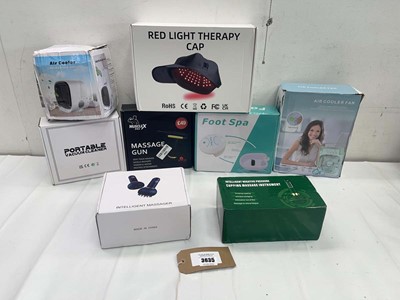 Lot 3635 - Foot spa, massagers, Red Light therapy cap,...