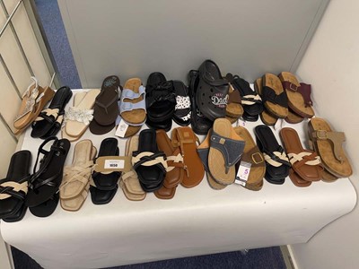 Lot 25x Pairs of sandals to include Hollister,...