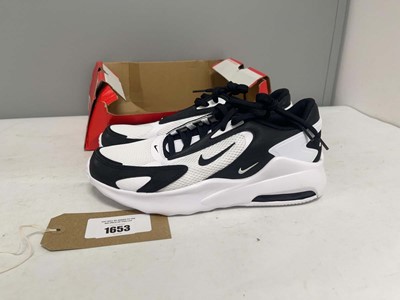 Lot Nike UK7.5 air max bolt trainers in white