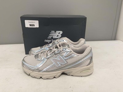 Lot New Balance UK6 740 trainers in grey - boxed