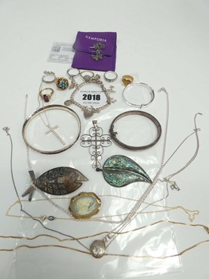 Lot 2018 - Selection of 925 silver, gold & white tone...