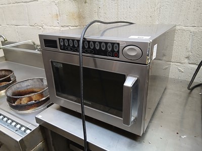 Lot 321 - Samsung Model CM1929 1800W microwave oven