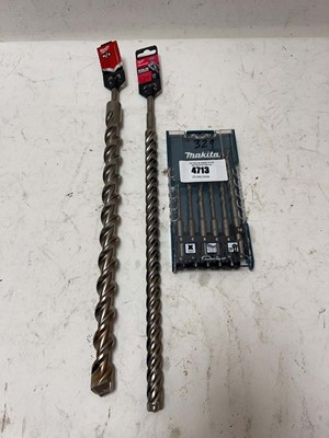 Lot 4713 - Milwaukee long drill bits and Makita drill bit...