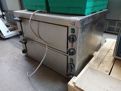 Lot 333 - Electric Lincat twin deck pizza oven
