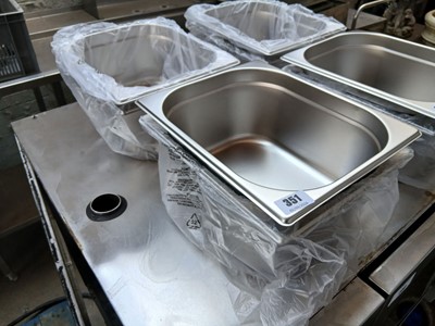 Lot 351 - 4 stainless steel half-size Gastronorm containers