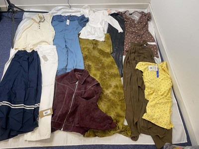 Lot 3821 - Clothing to include New Look. M&S, Lioness,...