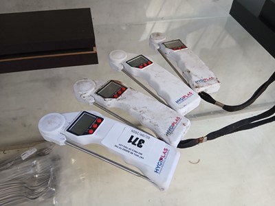 Lot 371 - 4 temperature probes
