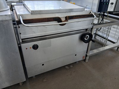 Lot 383 - 90cm Gas Falcon Tilting Bratt pan