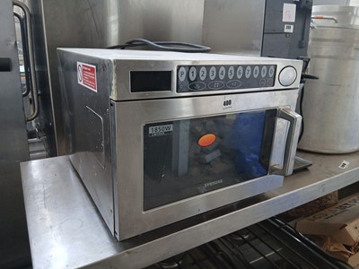 Lot 400 - 46cm Samsung CM1129 1850W microwave oven