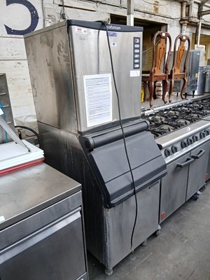Lot 421 - 57cm Scotsman floor standing ice machine with...
