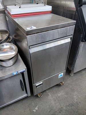 Lot 422 - 45cm Adande singe drawer unit
