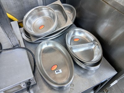 Lot 425 - Various oval stainless steel dishes, divided...