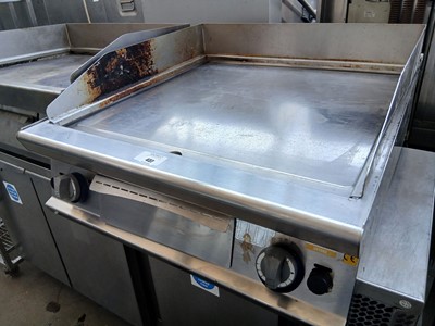 Lot 437 - 80cm gas Gico 2-burner flat top griddle
