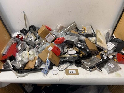 Lot 4715 - Household DIY to include screws, wall plugs,...