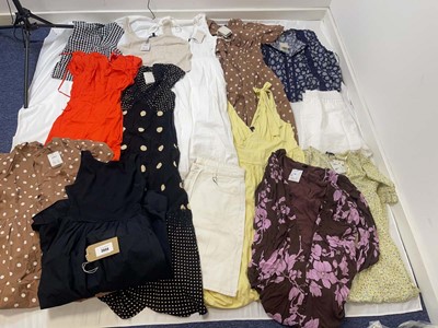 Lot 3899 - NoBody's Child clothing
