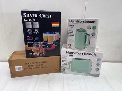 Lot 3693 - Hamilton Beach kettle and matching 2 slice...