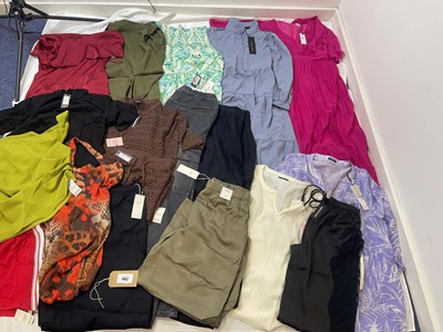 Lot 3902 - Clothing to include Boohoo, PLT, Roman, Blue...