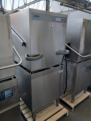 Lot 536 - 62cm Winterhalter PT-M lift top pass through...