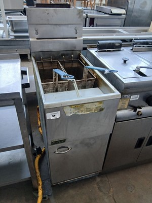 Lot 541 - 40cm gas Pitco twin tank fryer with 2 baskets