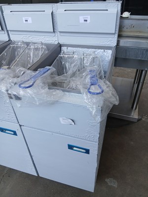 Lot 568 - 40cm Gas single tank fryer with 2 baskets