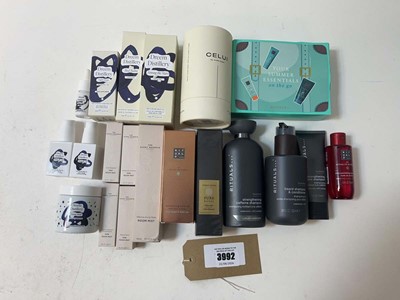Lot 3992 - Selection of body care and fragrances...