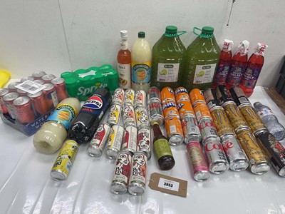 Lot 3853 - 2 bags of drinks including Barloca alcohol...