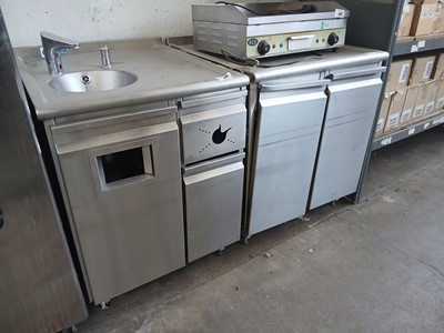 Lot 613 - 70cm and an 80cm stainless steel ambiant...