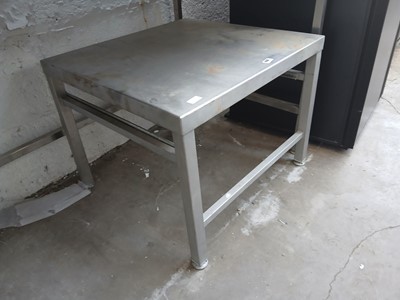 Lot 618 - Low level stand