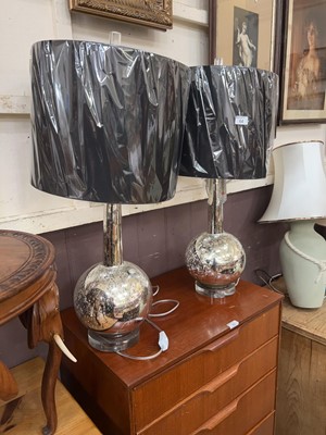 Lot 64 - A pair of glittery modern table lamps with shades