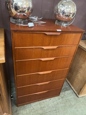 Lot 65 - An Austin Suite chest of six graduated drawers
