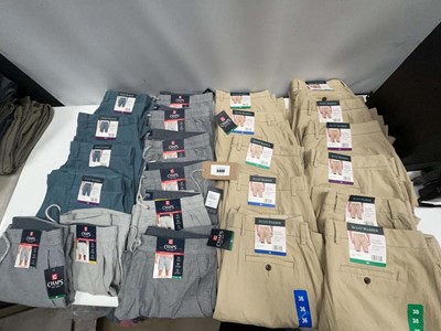 Lot 3408 - 23x shorts Scott Barber, Chaps