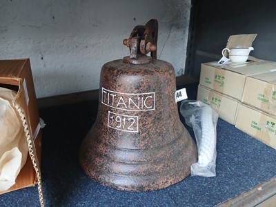 Lot 644 - Reproduction Titanic bell