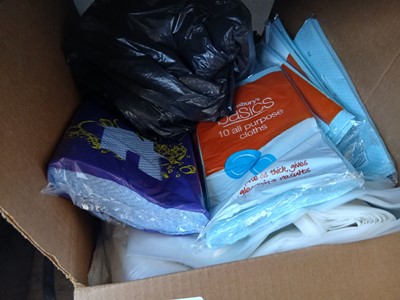 Lot 664 - Box of items to incl. cleaninng cloths,...