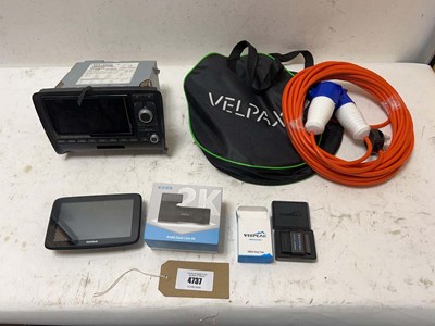 Lot 4737 - Auto gadgets to include an Audi multimedia...