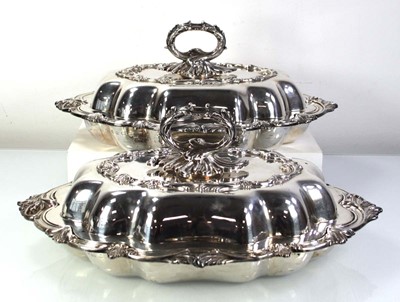 Lot 226 - A pair of Edwardian silver entree dishes of...