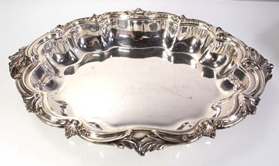 Lot 226 - A pair of Edwardian silver entree dishes of...