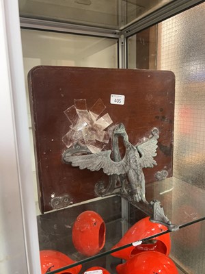 Lot 405 - A wall bracket shelf with phoenix decoration