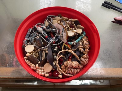 Lot 414 - A quantity of costume jewellery to include...