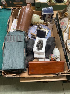 Lot 433 - A tray of assorted crockery, model ambulance,...